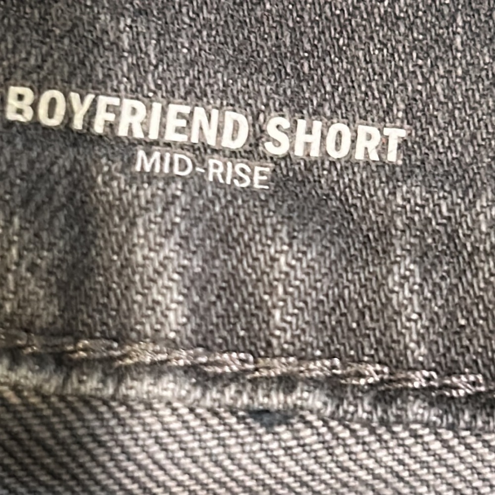 Old Navy Mid Rise BoyFriend Short Size 18 - Picture 9 of 10